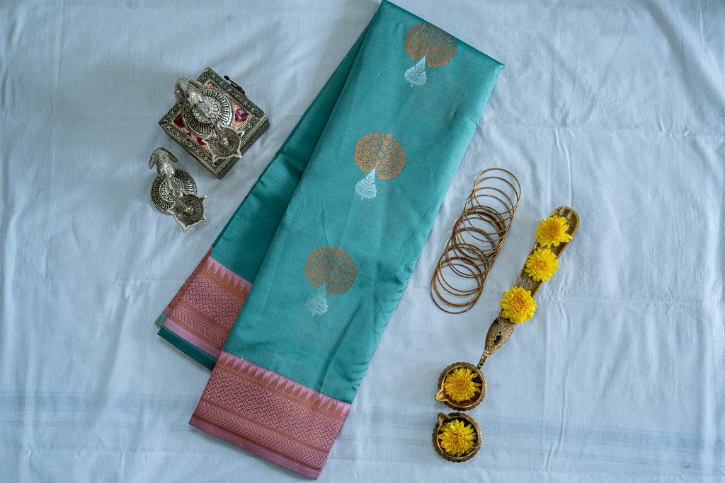 NAVILU Ayodya Kota Silk – Blue with Baby pink with Copper Zari