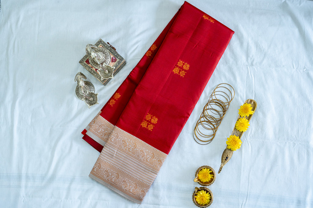 SUMA Ayodya Kota Silk – Red with White Copper Zari