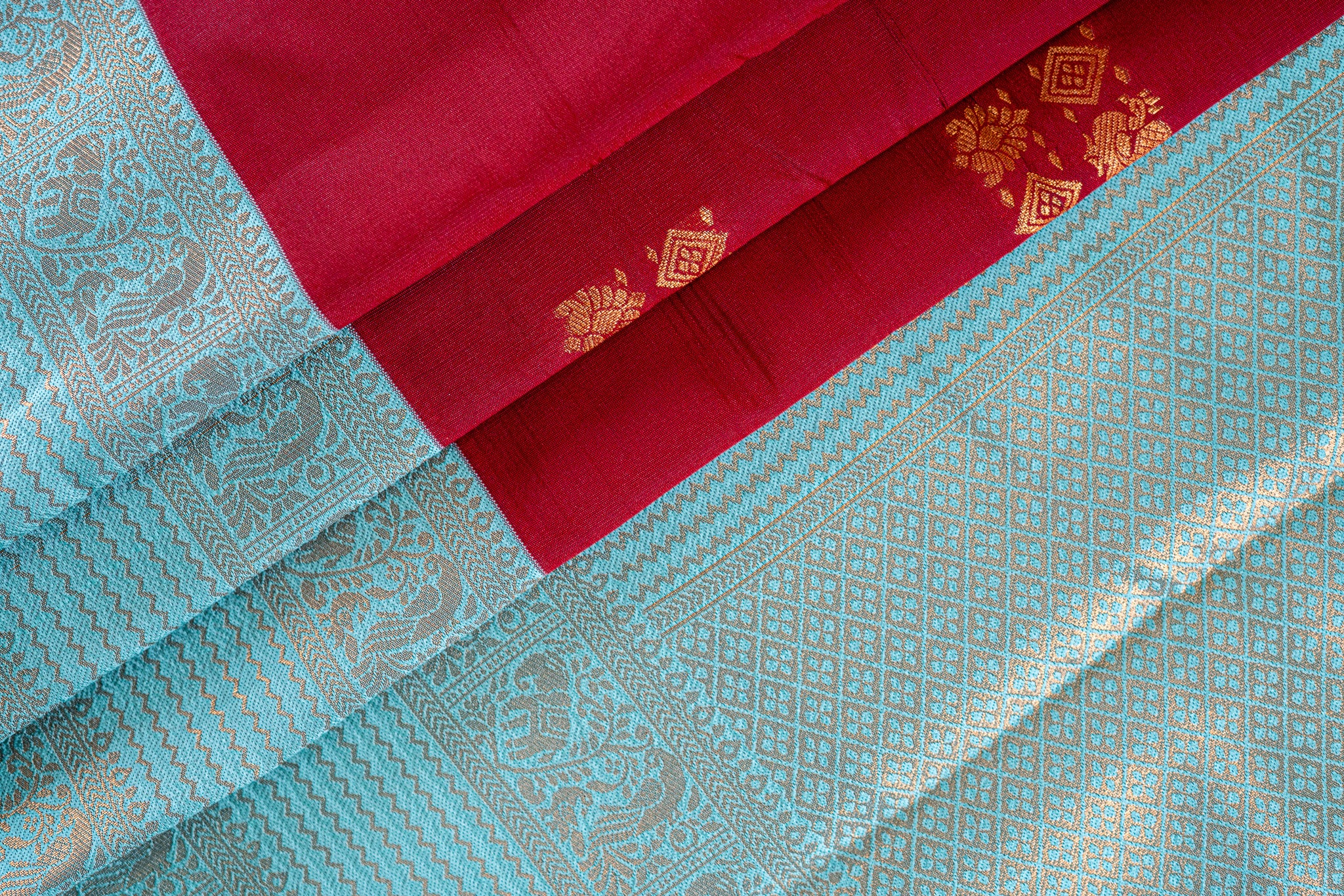 SUMA Ayodya Kota Silk – Red with Rexona Copper Zari