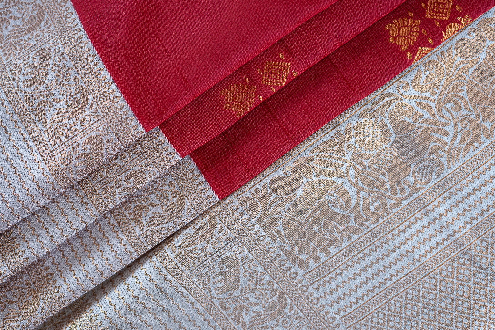 SUMA Ayodya Kota Silk – Red with White Copper Zari