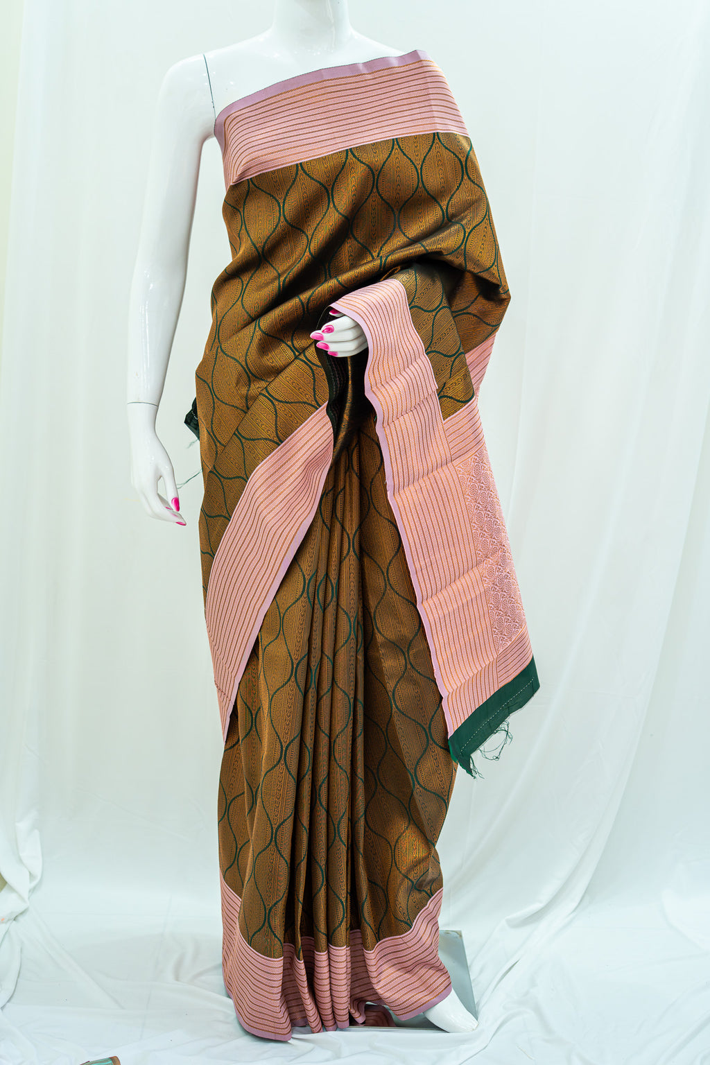 TARINI Ayodya Kota Silk – Green with Pink with Copper Zari