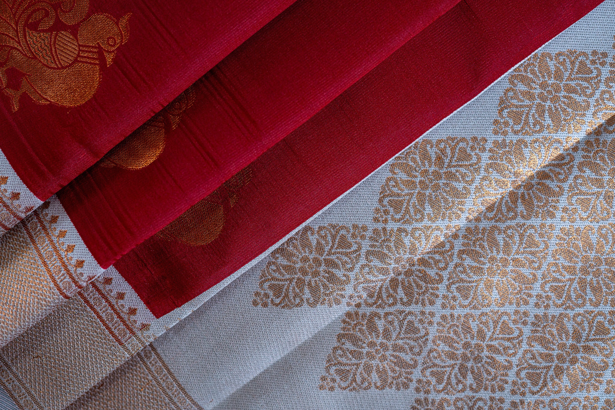 HAMSA Ayodya Kota Silk – Red with White Copper Zari