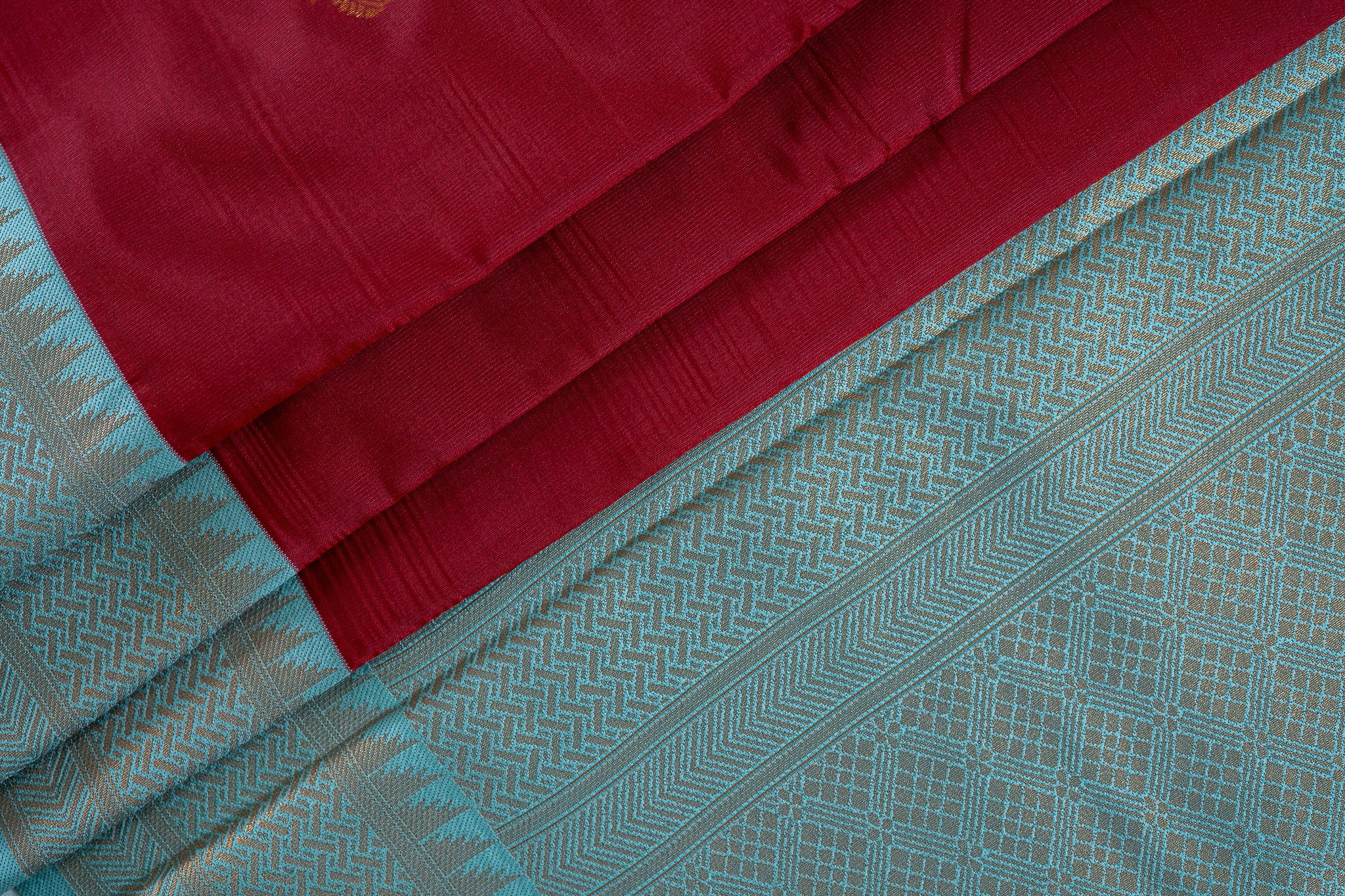 NAVILU Ayodya Kota Silk – Red with Rexona Copper Zari