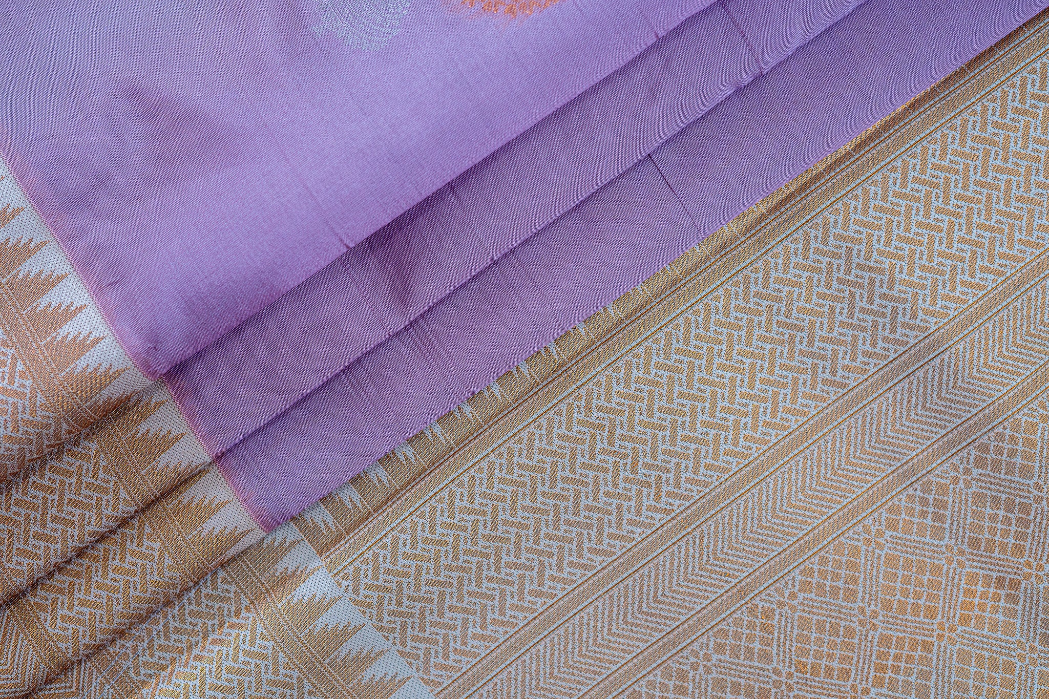 NAVILU Ayodya Kota Silk – Pink with White Copper Zari