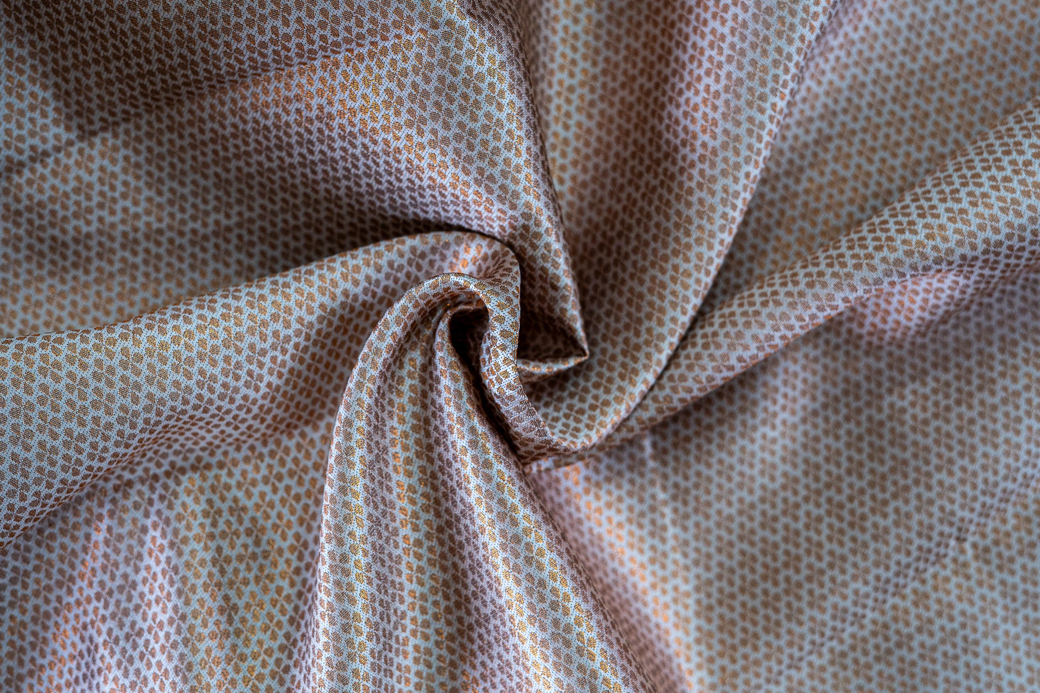 NAVILU Ayodya Kota Silk – Red with Cream Copper Zari