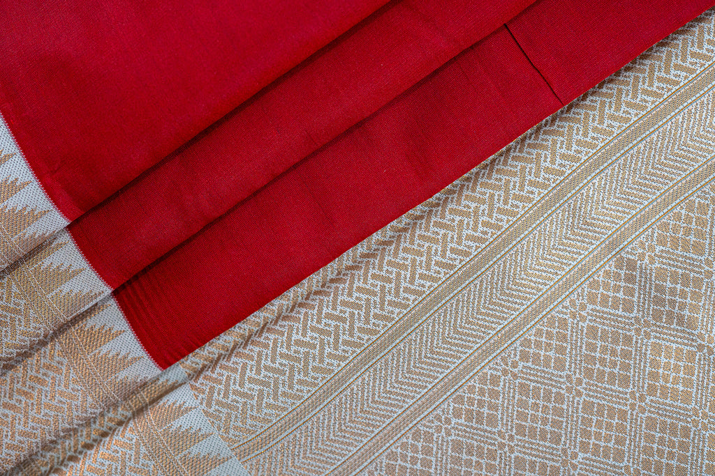 NAVILU Ayodya Kota Silk – Red with Cream Copper Zari