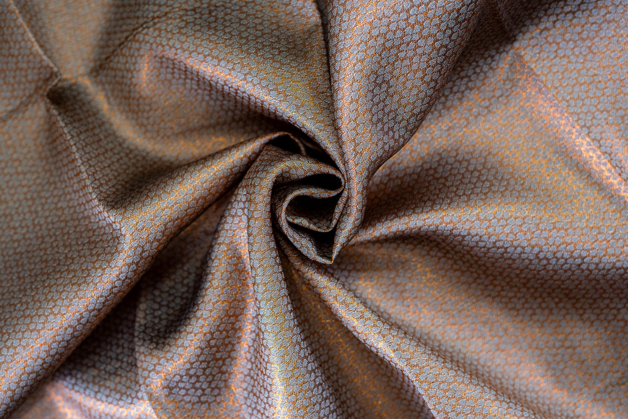 NAVILU Ayodya Kota Silk – Red with Cream Copper Zari