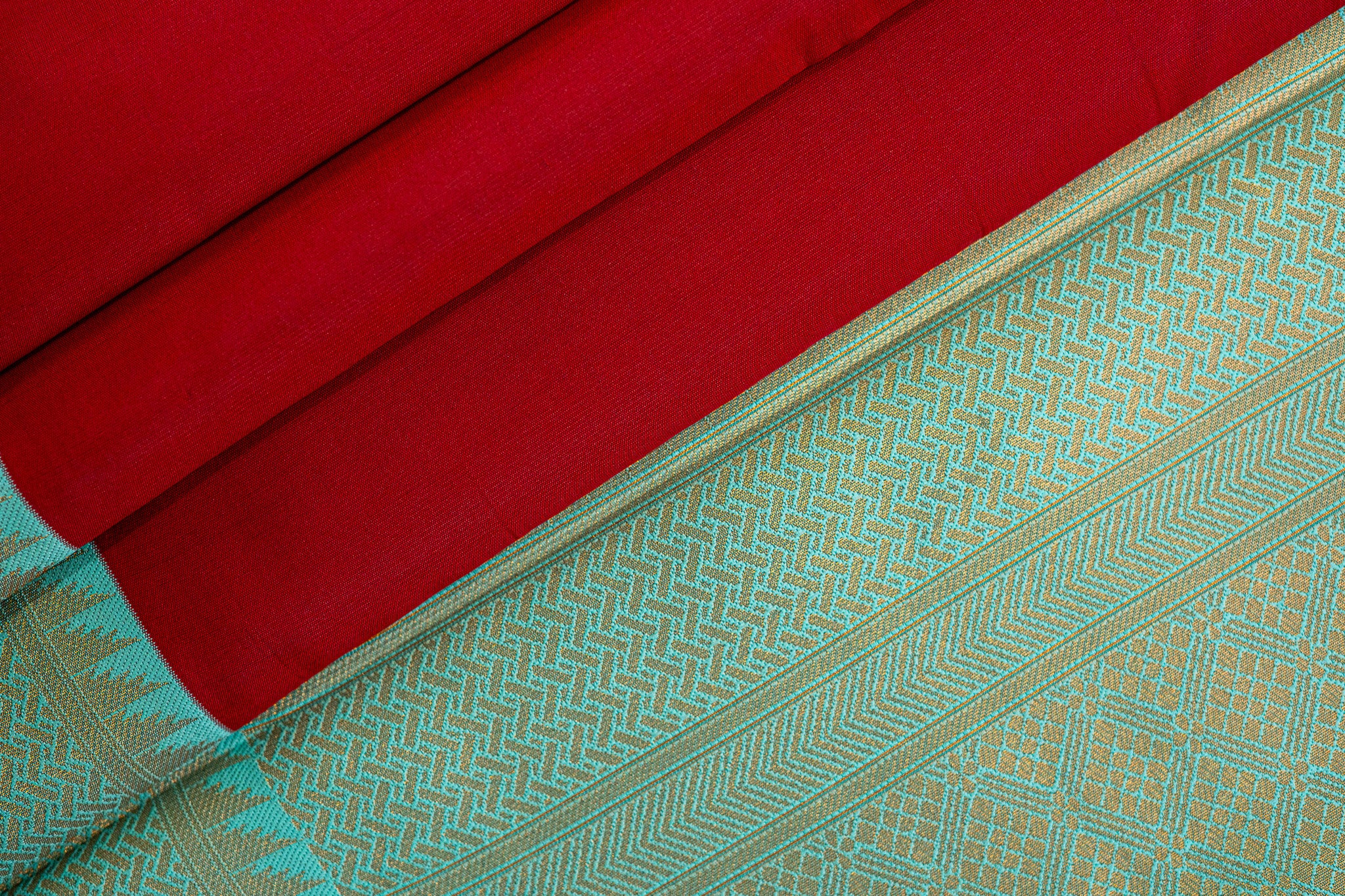 NAVILU Ayodya Kota Silk – Red with rexona with Copper Zari